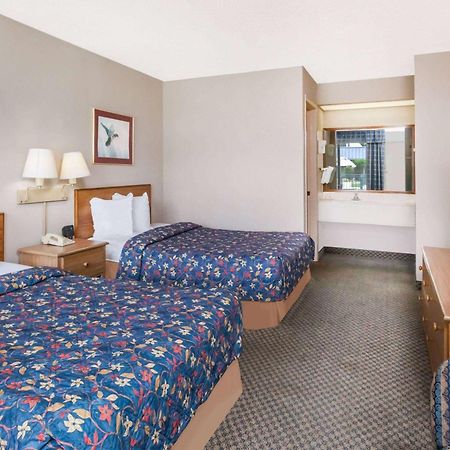Days Inn By Wyndham Seguin Tx Buitenkant foto