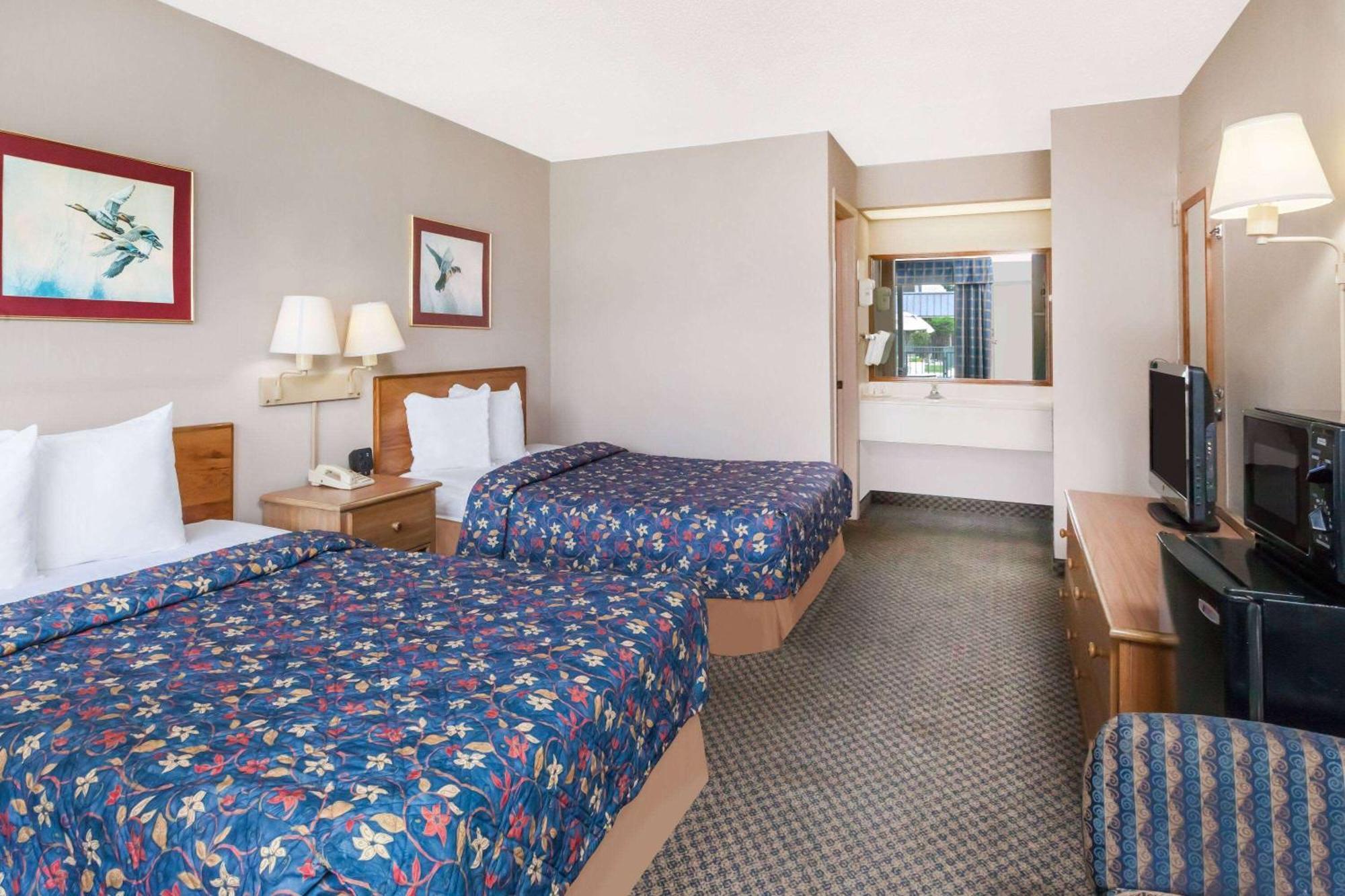Days Inn By Wyndham Seguin Tx Buitenkant foto